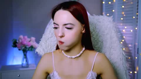 Eva  online show from 11/19/25, 08:25