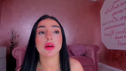 Snapshot of evanew_ chatting on 02/17/25, 12:54 Eva online show from 02/17/25, 12:54