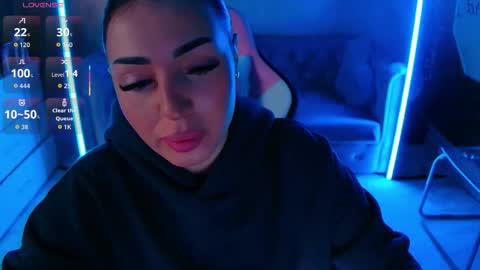 Snapshot of evanew_ chatting on 11/09/25, 05:55 Eva online show from 11/09/25, 05:55