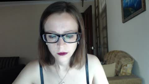 Snapshot of evangeline06 chatting on 07/02/26, 08:42 YourMistress online show from 07/02/26, 08:42