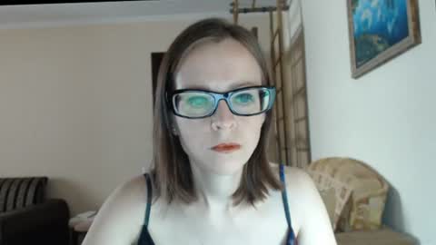 Snapshot of evangeline06 chatting on 07/03/26, 07:26 YourMistress online show from 07/03/26, 07:26