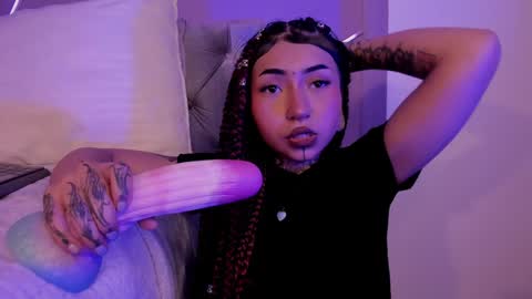 Snapshot of evangeline_bell chatting on 01/14/25, 02:11 Eva online show from 01/14/25, 02:11