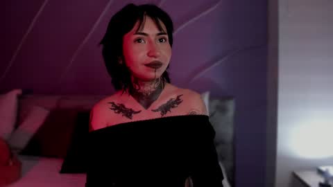 Snapshot of evangeline_bell chatting on 01/17/25, 05:51 Eva online show from 01/17/25, 05:51