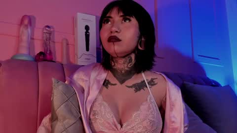 Snapshot of evangeline_bell chatting on 02/01/25, 03:07 Eva online show from 02/01/25, 03:07