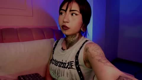 Snapshot of evangeline_bell chatting on 02/11/25, 04:46 Eva online show from 02/11/25, 04:46