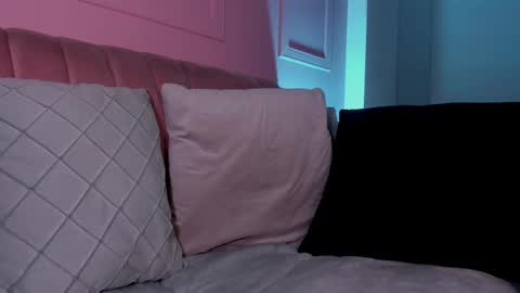 Snapshot of evangeline_bell chatting on 02/28/25, 02:53 Eva online show from 02/28/25, 02:53