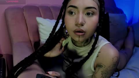 Snapshot of evangeline_bell chatting on 03/10/25, 03:20 Eva online show from 03/10/25, 03:20