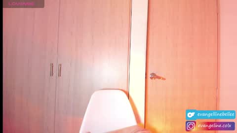 Snapshot of evangellinebellee chatting on 06/01/26, 07:26 Evangelline online show from 06/01/26, 07:26