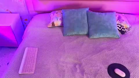 Evangelyne online show from 12/22/25, 03:42