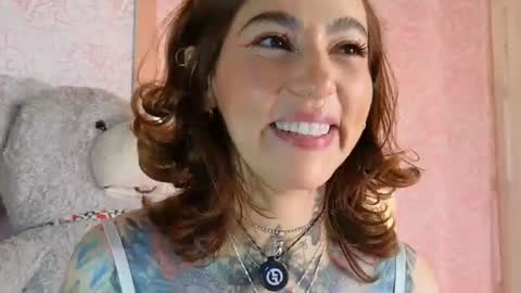 Snapshot of evangelyne1 chatting on 07/07/26, 03:49 Evangelyne online show from 07/07/26, 03:49