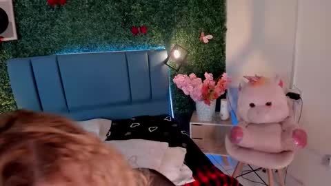  Evangelyne  online show from 02/11/26, 08:25