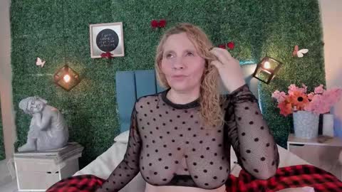  Evangelyne  online show from 03/04/26, 07:53