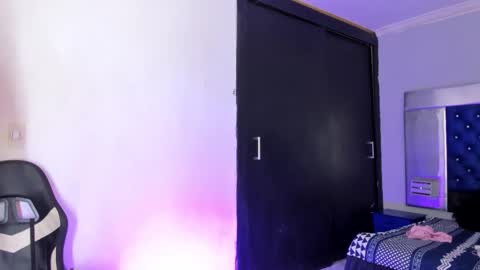 evanllelyne online show from 10/18/25, 11:27