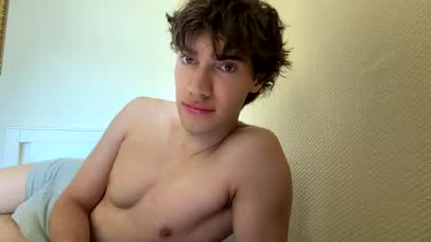 Snapshot of evanmitchell chatting on 07/06/26, 09:50 Evan online show from 07/06/26, 09:50