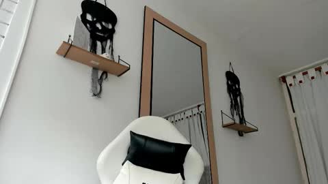 Evan online show from 11/02/25, 01:13