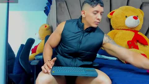   online show from 03/04/25, 01:17