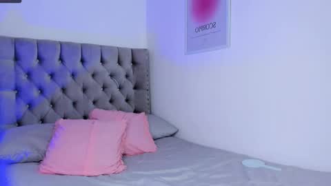 Eva Olimpo online show from 11/18/25, 06:01