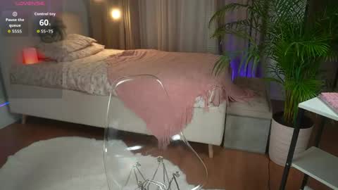 evaorion_ online show from 05/20/26, 07:09