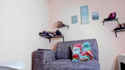 evapalmer_1 online show from 02/05/26, 09:47