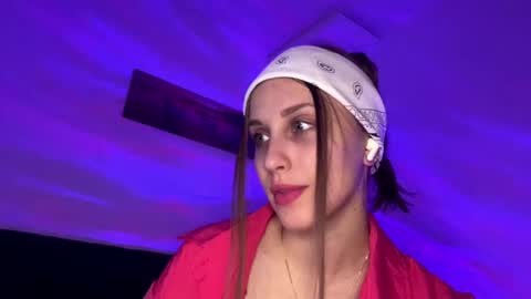 Snapshot of evarenard_ chatting on 05/03/26, 05:08 evarenard_ online show from 05/03/26, 05:08