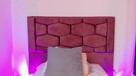 Snapshot of evaritz__ chatting on 01/12/25, 10:22 EVARITZ online show from 01/12/25, 10:22