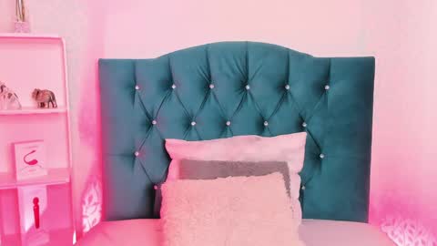 Snapshot of evaritz__ chatting on 02/10/25, 05:14 EVARITZ online show from 02/10/25, 05:14