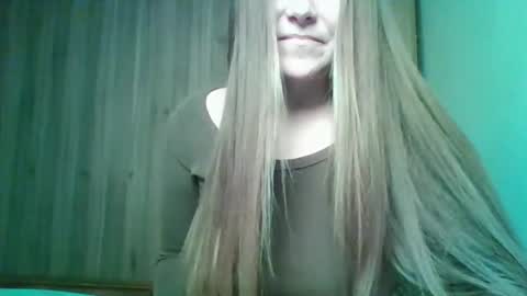 Snapshot of evasapples2026 chatting on 01/16/26, 07:18 evasapples2026 online show from 01/16/26, 07:18