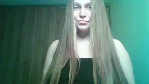 Snapshot of evasapples2026 chatting on 02/12/26, 10:27 evasapples2026 online show from 02/12/26, 10:27