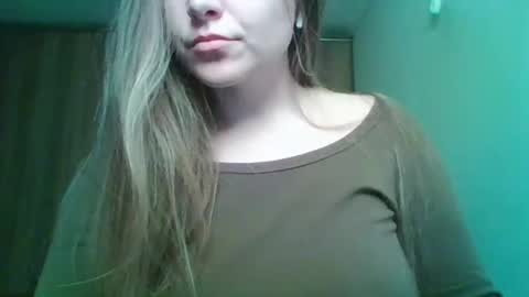 Snapshot of evasapples2026 chatting on 03/14/26, 11:54 evasapples2026 online show from 03/14/26, 11:54