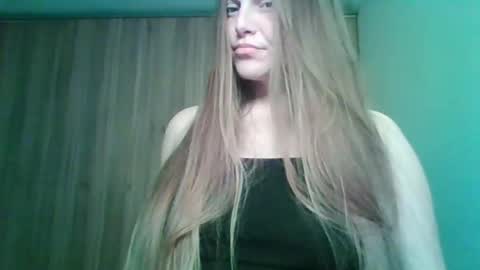 evasapples2026 online show from 04/29/26, 11:22