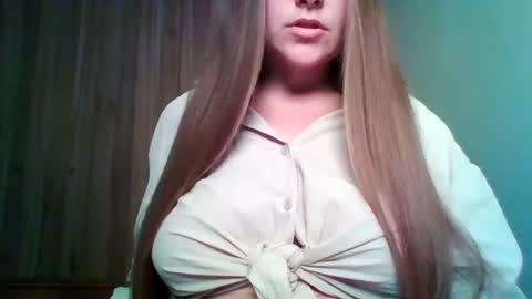evasapples2026 online show from 06/25/26, 03:16