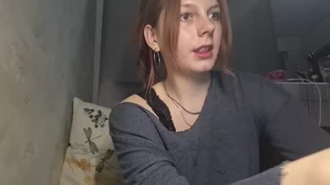 Snapshot of evashinee_ chatting on 06/30/26, 06:31 evashinee_ online show from 06/30/26, 06:31