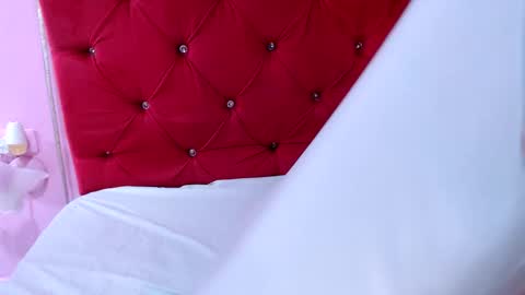 Eva    Instagram evasummer 1 online show from 10/21/25, 05:08