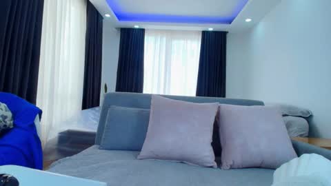  EVA LUNA online show from 10/20/25, 06:19