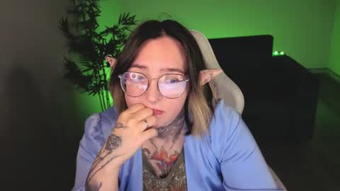 Snapshot of evathewitcher chatting on 06/22/26, 02:02 EvaTheWitcher online show from 06/22/26, 02:02