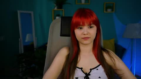 Snapshot of evathopson chatting on 05/08/26, 09:03 Eva next stream - - 1600 UTC2000 online show from 05/08/26, 09:03
