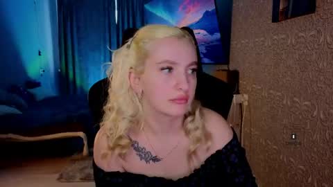 Snapshot of evavibe chatting on 05/17/26, 10:11 evavibe online show from 05/17/26, 10:11