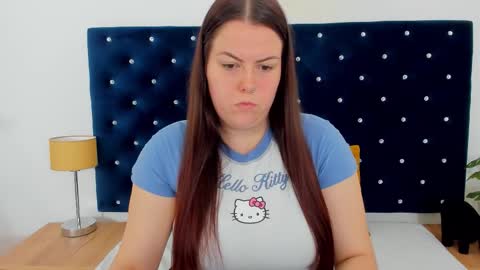 Snapshot of evawetdream chatting on 10/23/25, 06:02 Eva online show from 10/23/25, 06:02