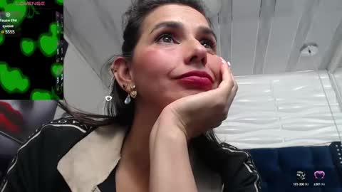 Snapshot of evawilliams_ chatting on 01/23/25, 01:30 Eva online show from 01/23/25, 01:30
