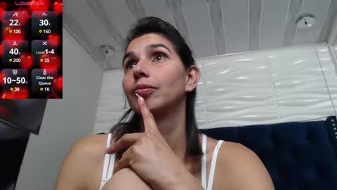 Snapshot of evawilliams_ chatting on 01/27/25, 09:22 Eva online show from 01/27/25, 09:22