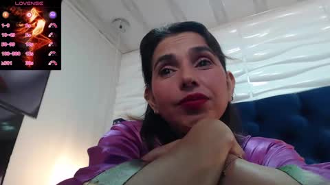 Snapshot of evawilliams_ chatting on 02/11/25, 05:47 Eva online show from 02/11/25, 05:47
