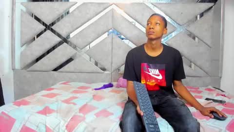 Snapshot of evaxemma chatting on 02/07/25, 12:50 Eva And Emmanuel online show from 02/07/25, 12:50