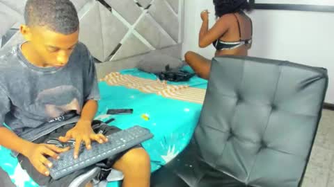 Snapshot of evaxemma chatting on 10/01/25, 01:06 Eva And Emmanuel online show from 10/01/25, 01:06