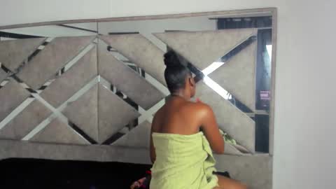 Snapshot of evaxemma chatting on 10/14/25, 02:51 Eva And Emmanuel online show from 10/14/25, 02:51