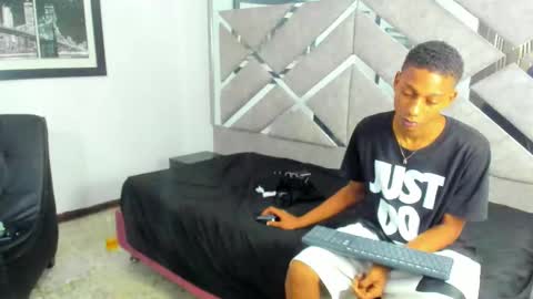 Snapshot of evaxemma chatting on 10/15/25, 03:34 Eva And Emmanuel online show from 10/15/25, 03:34