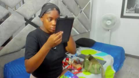 Eva And Emmanuel online show from 01/09/26, 12:41