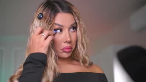 Eva online show from 12/14/25, 07:29