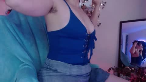 Eve Blue  friends. IG eve blue77 TW EveBlue 1 OF eveblue7 online show from 09/12/25, 02:11