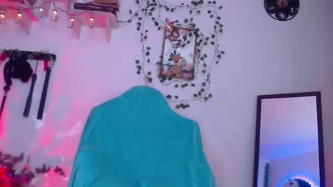 Eve Blue  friends. IG eve blue77 TW EveBlue 1 OF eveblue7 online show from 09/24/25, 12:36