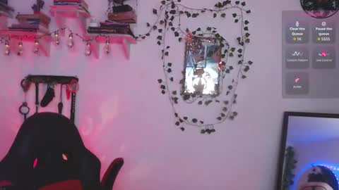 Eve Blue  friends. IG eve blue77 TW EveBlue 1 OF eveblue7 online show from 02/20/26, 06:19